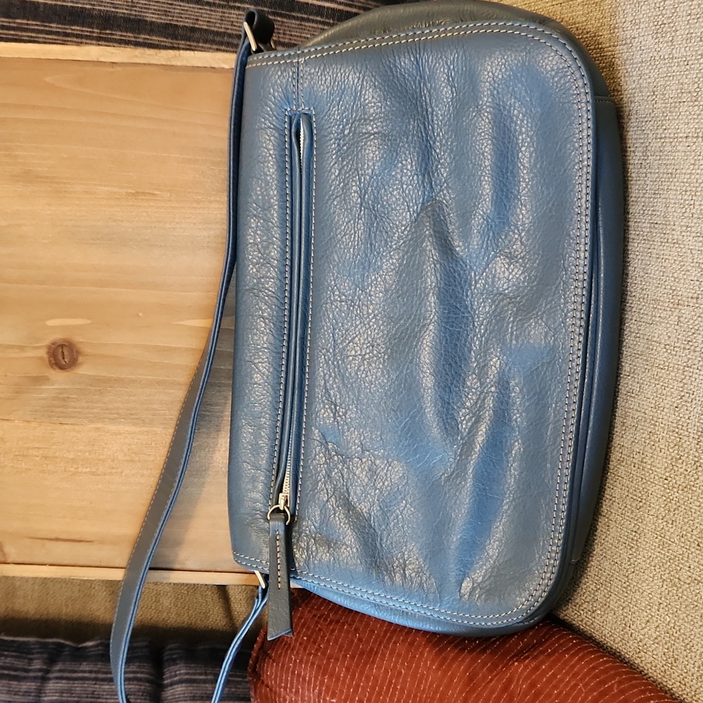 Liz Claiborne Purse RN70272/CA16396